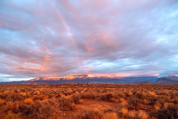 Davidson, Janell 아티스트의 USA-Utah-Virgin Camper during sunset작품입니다.
